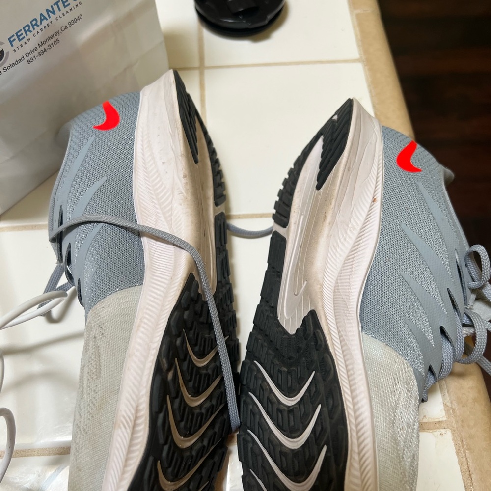 Nikes - Picture 2 of 3